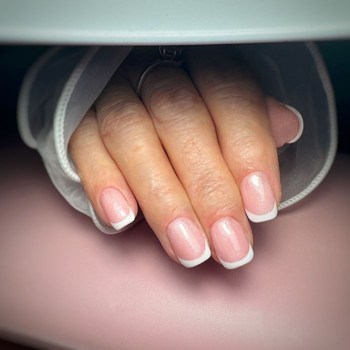 Paznokcie hybryda, żel, przedłużenie na formie