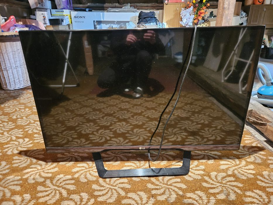 Telewizor LG 42LM640S