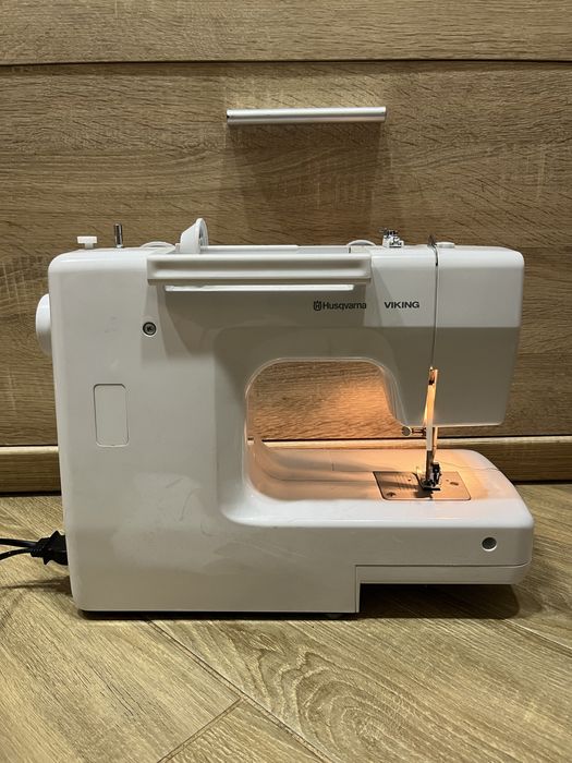 Швейна машина Husqvarna VIKING E10