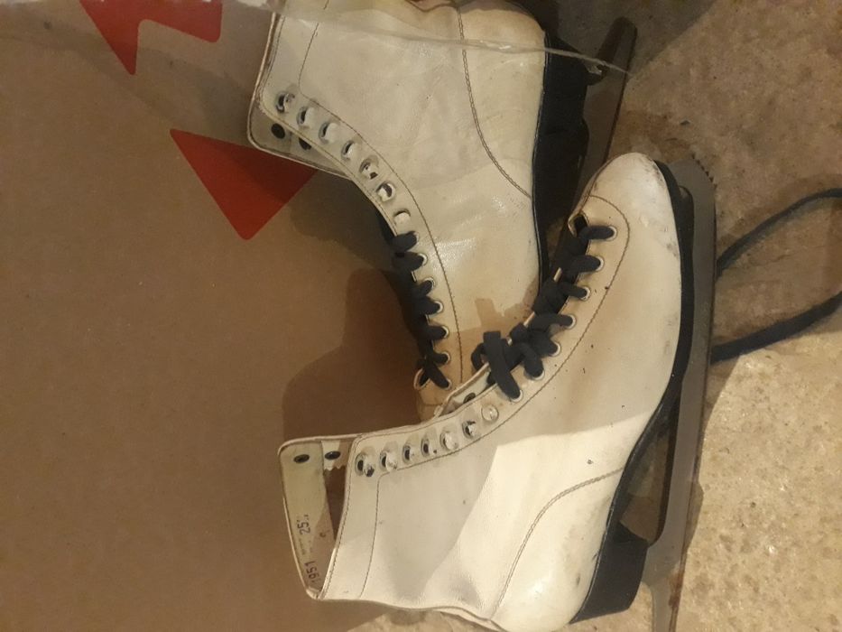 Ковзани шкіряні гарний стан