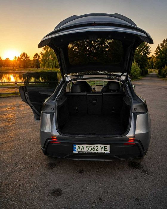 Tesla Model Y Juniper Launch Series 2025