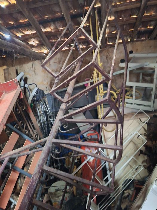 Escada caracol em ferro