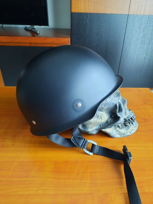Capacete estilo militar