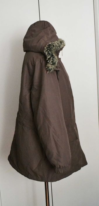 Ciepła kurtka z kapturem futerko