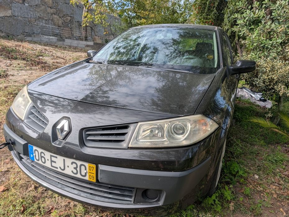 Renault Mégane 1.5 dCi 2007 – para reparação ou peças (correia de distribuição partida)