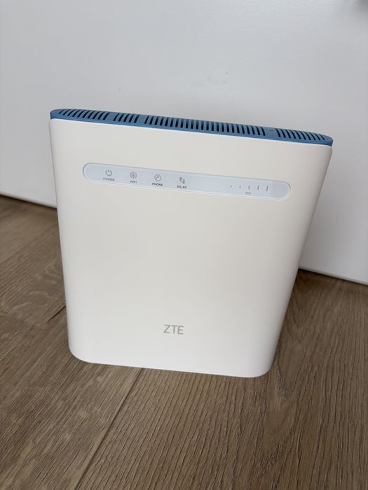 Router ZTE MF286D + zasilacz + pudełko