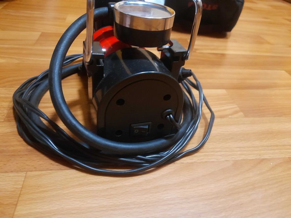 Компрессор подкачки Колес Storm