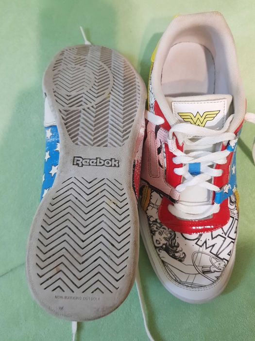 Кроссовки Reebok Wonder Woman размер EU 43 ( 28 см по стельке )