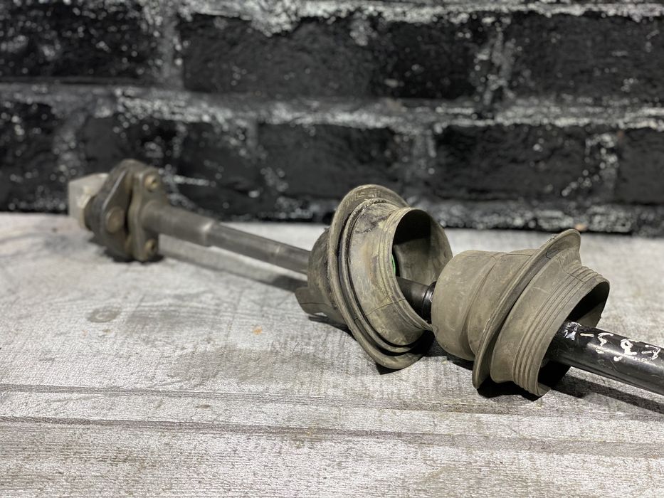 Автошрот БМВ Е53 Рульовий Карданчик