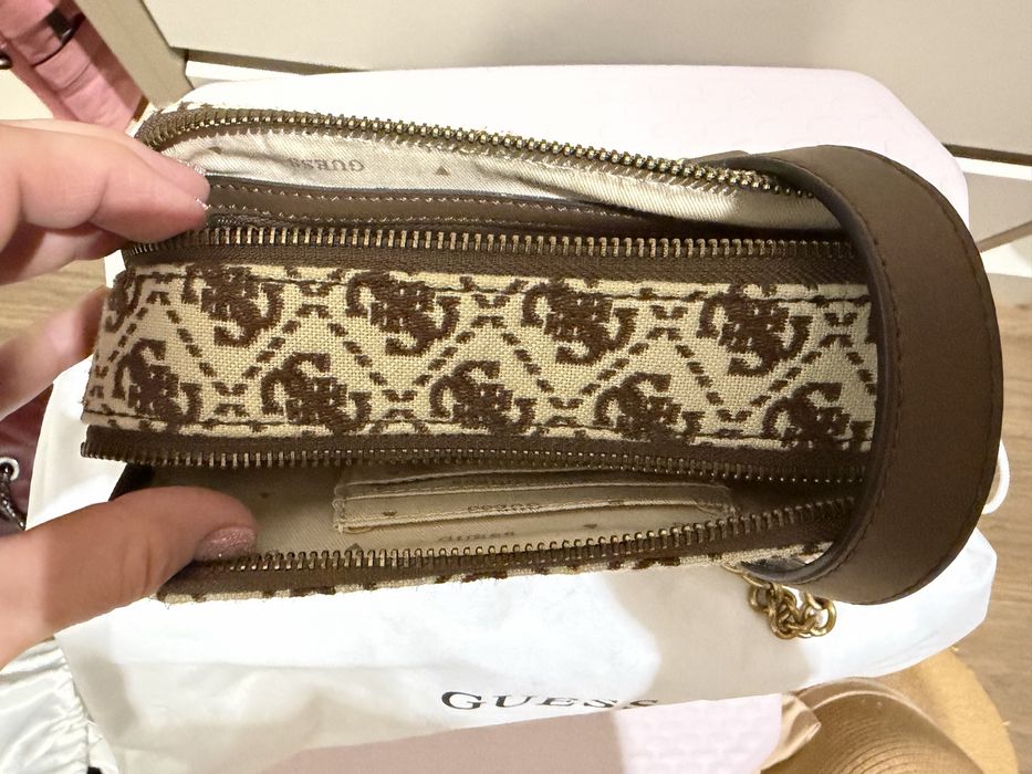 Сумка Guess через плече