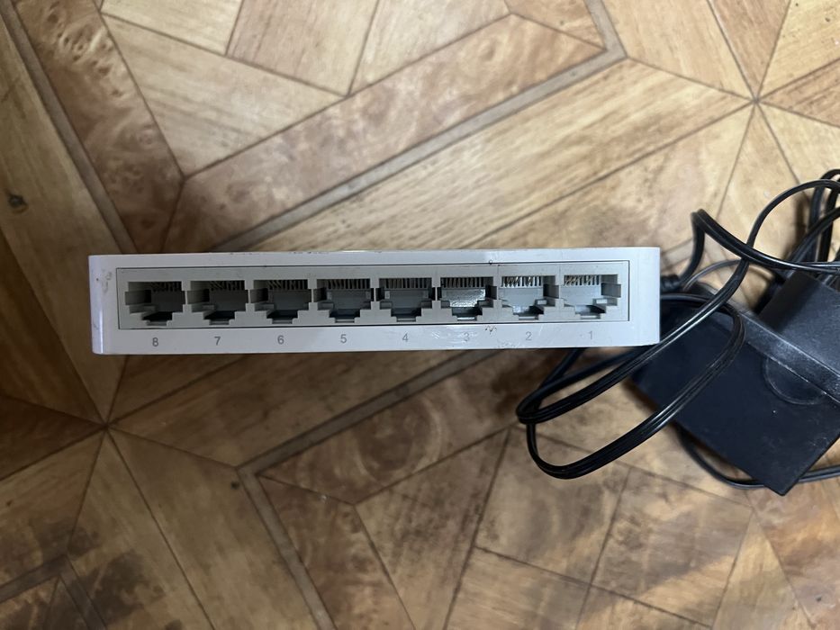 Swich 8 pol tplink