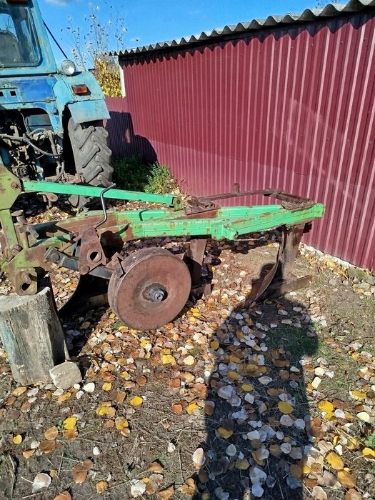 Продам МТЗ 82,культиватор КПС 4.2 Оприскувачь 400л.Плуг  Bomet 3-30