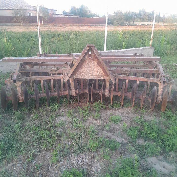 продам плуг плн 3-35 заводський
