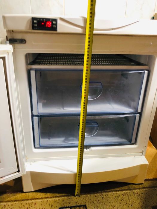 Морозильная камера Ariston