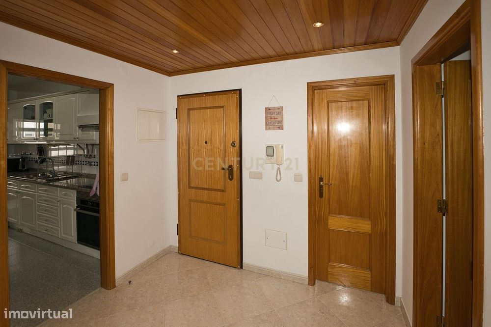 Apartamento T3 com garagem em box e Wallbox | São Domingos de Rana, Ca