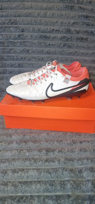 Buty piłkarskie Nike Tiempo Legend 10 Pro FG