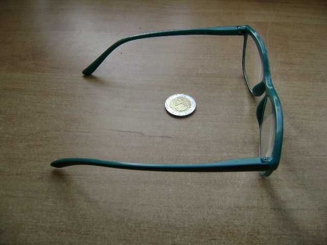 Starocie z PRL Okulary damskie korekcyjne +2,5 dioptrii rozstaw 13,5cm
