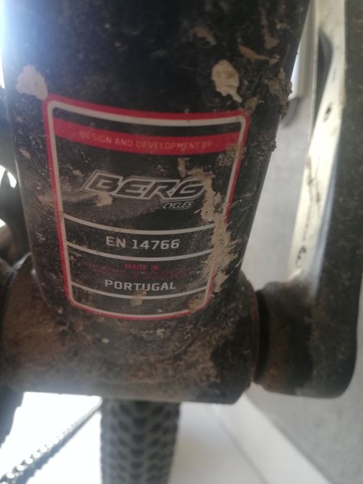 Bicicleta berg trailrock 2.2
