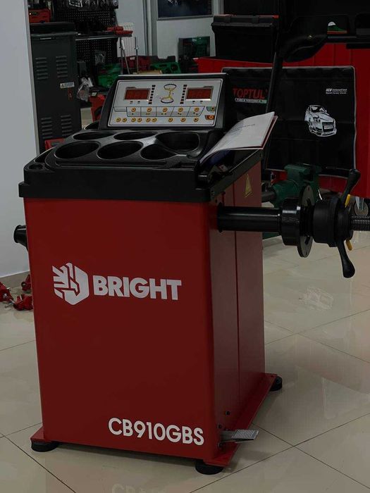 Балансувальний станок шиномонтажне обладнання під ключ Bright