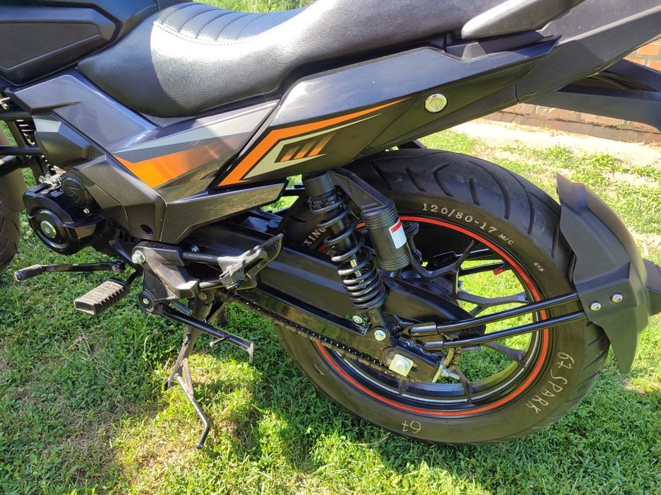 Продам мотоцикл Spark  250 кубів 2025 року.