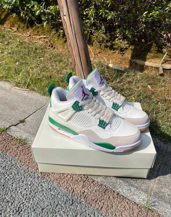 Jordan 4 Retro SB Pine Green R.45