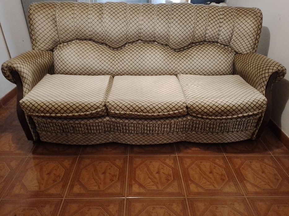 Sofá cãma de casal usado bem conservado São João Baptista • OLX Portugal