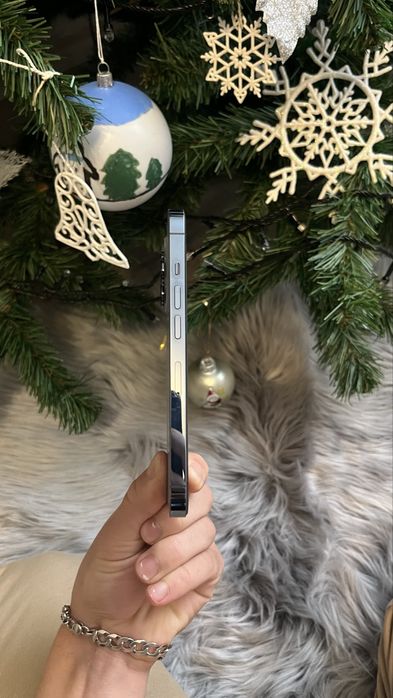 Продам айфон 13 про