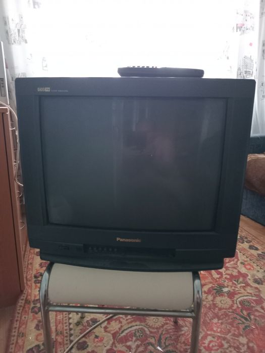 Продам т/в панасоник с пультом б/у рабочий,свой