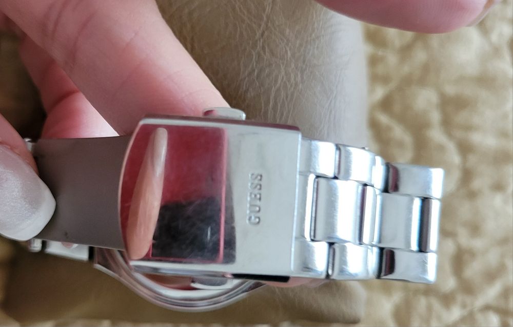 Relógio da guess prateado como novo