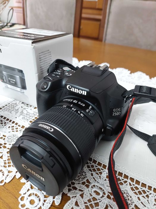Canon EOS 250D, como nova!