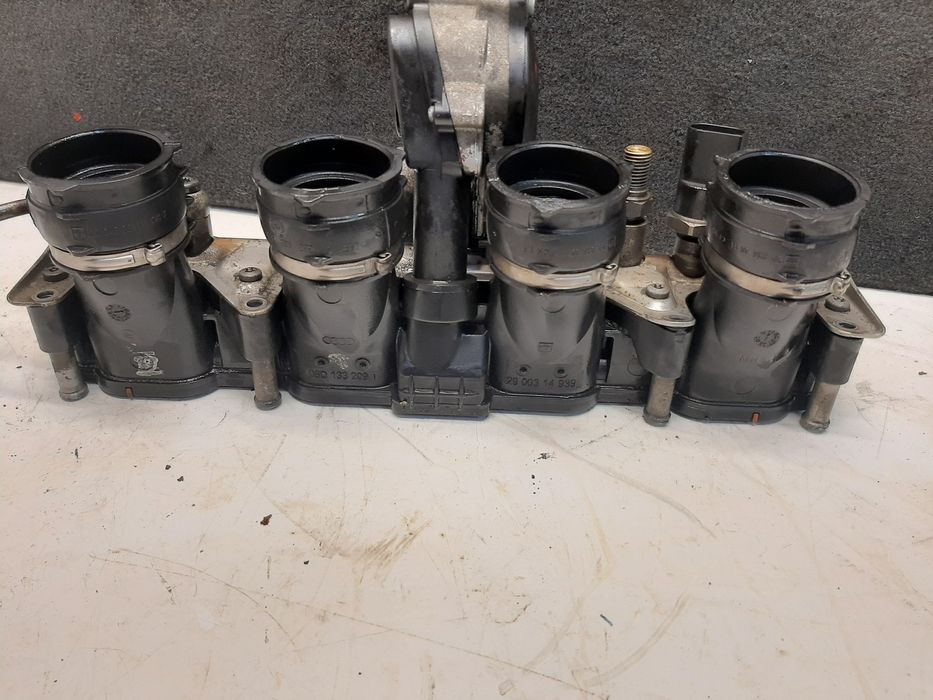 распределитель топлива (рампа) 06d133209t Passat B6 Touran Golf Skoda