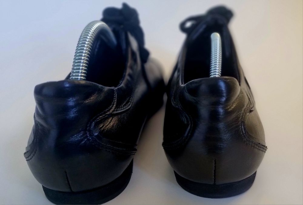 Sapatos pretos Moncler