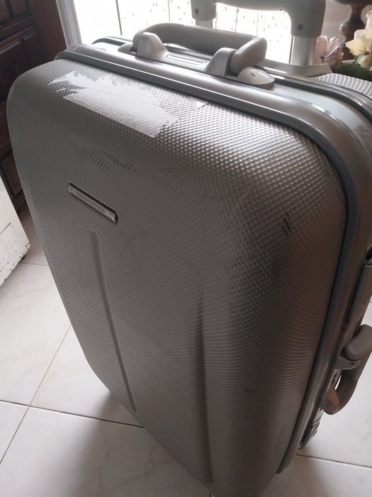 Mala viagem rigida tipo troly 65-45-25 impecavel