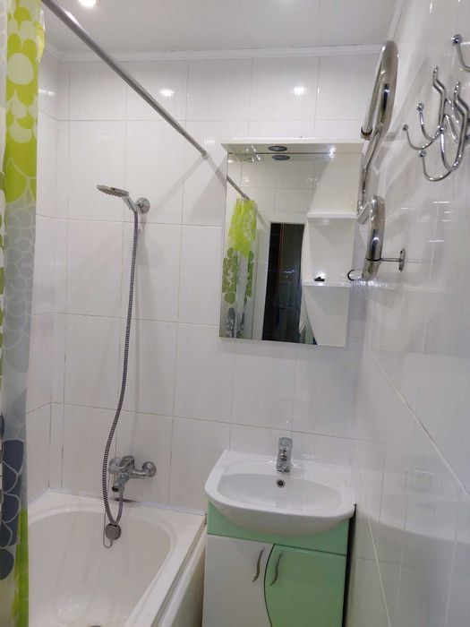 Продам 1-кімнатну квартиру Скрипника 9, біля залізничного вокзалу. - More