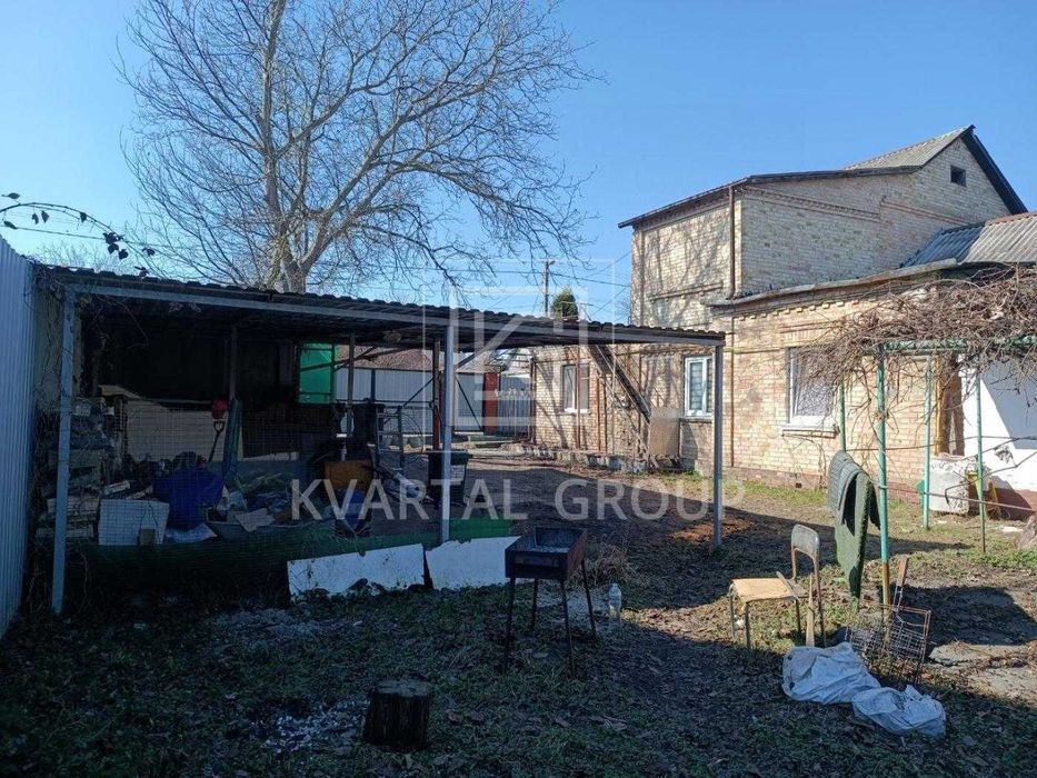 Продаж будинку з земельною ділянкою