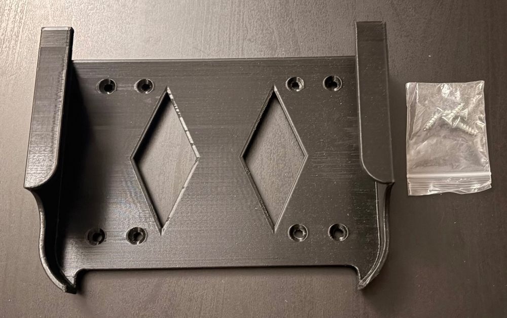 Uchwyt do montażu Mac mini  pod blatem. Warszawa