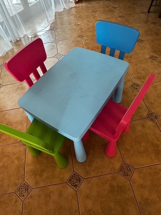 Stolik z 4 krzesełkami IKEA Mamut