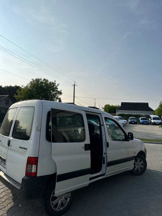 Peugeot Partner 2011 рік 1.6 HDI пасажирський з боковою дверкою