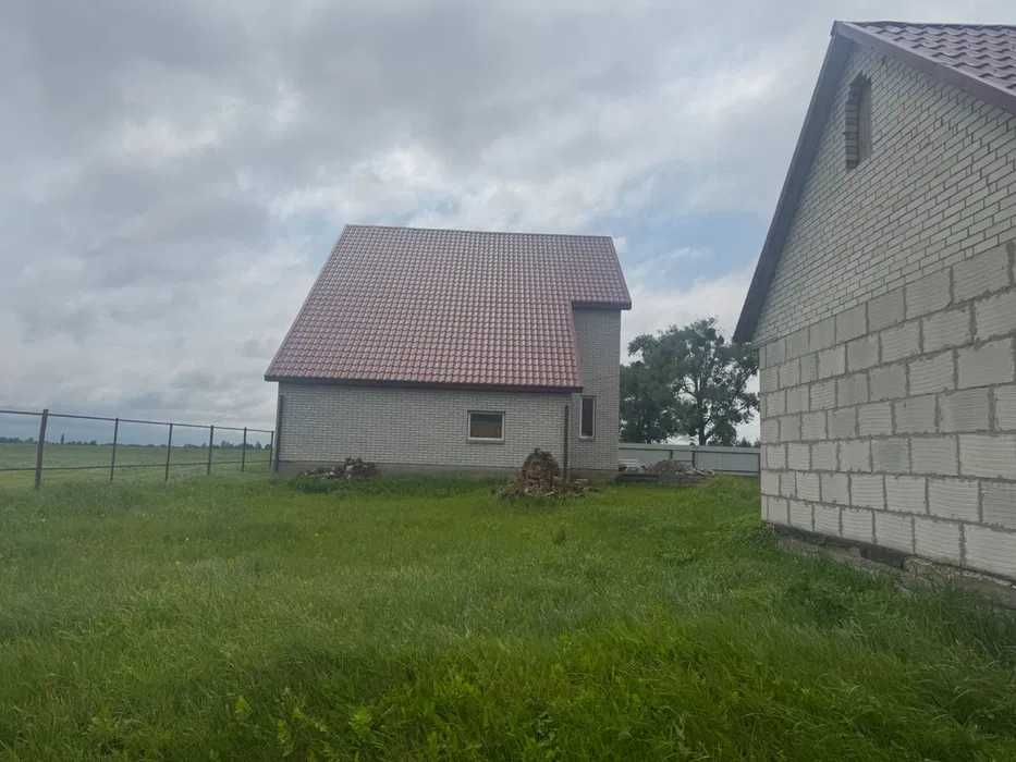Продам будинок с.Наливайківка.Підсобні приміщення,Гараж,Сад,Газ