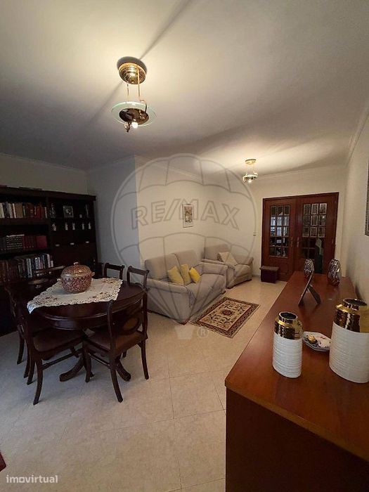 Apartamento T3 para venda — Rio de Mouro, Lisboa