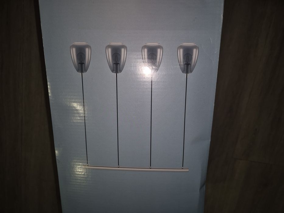 Candeeiro de tecto novo