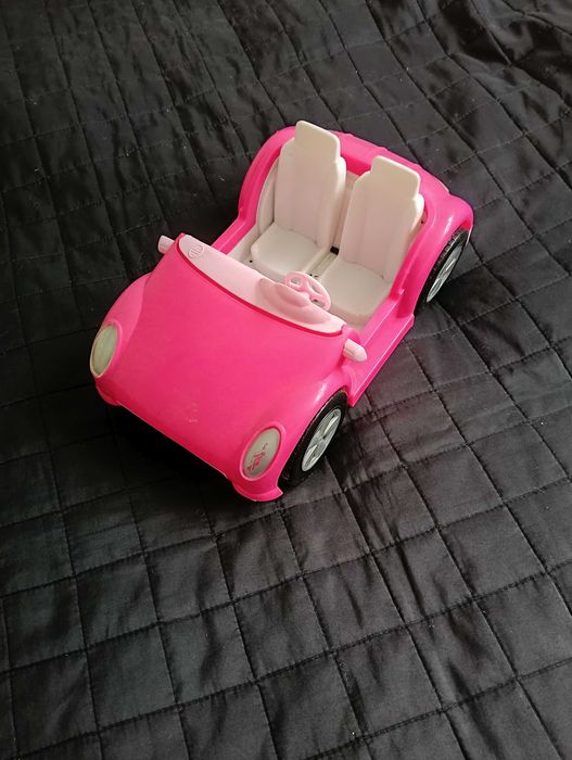 Auto, samochód dla lalek, różowy kabriolet.