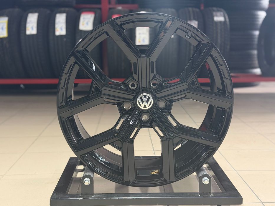 Диски Replica Volkswagen 369 (BLACK AND MILLED) R20*8,5 5x120 ET38 Dia65,1