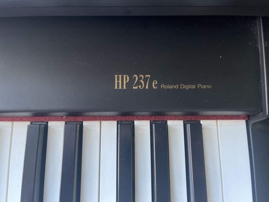 Roland  HP-237 e - Digital Piano