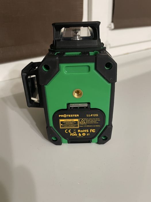 Професійний лазерний будівельний рівень 3D Protester LL412G