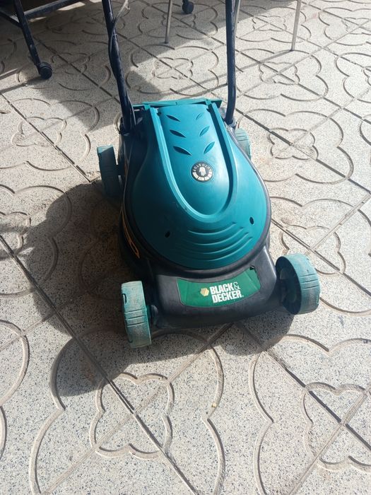 Corta relva black and Decker pouco uso
