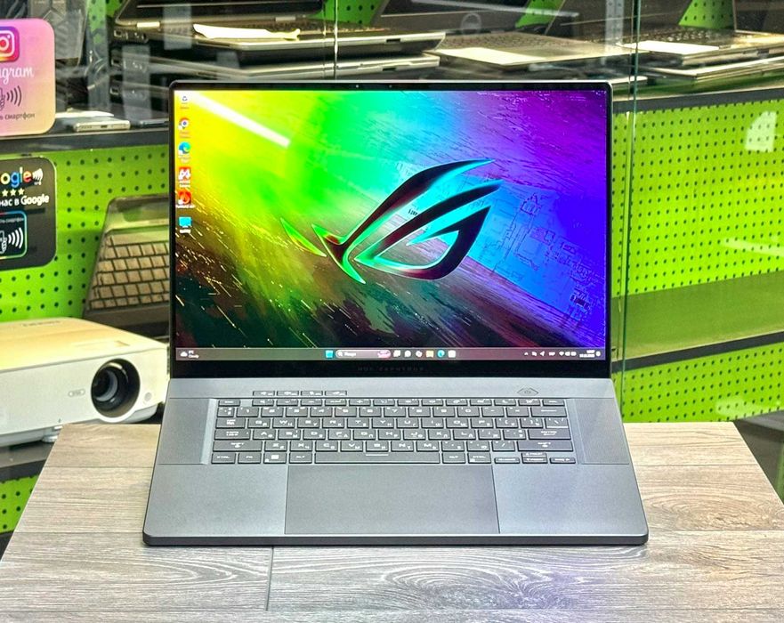 як новий Asus Rog Zephyrus G16 / 16 OLED / Core Ultra 9 / RTX 4070