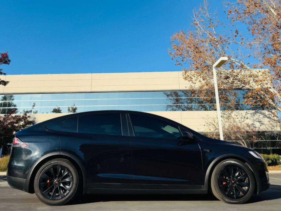 Tesla Model X 75D      2017