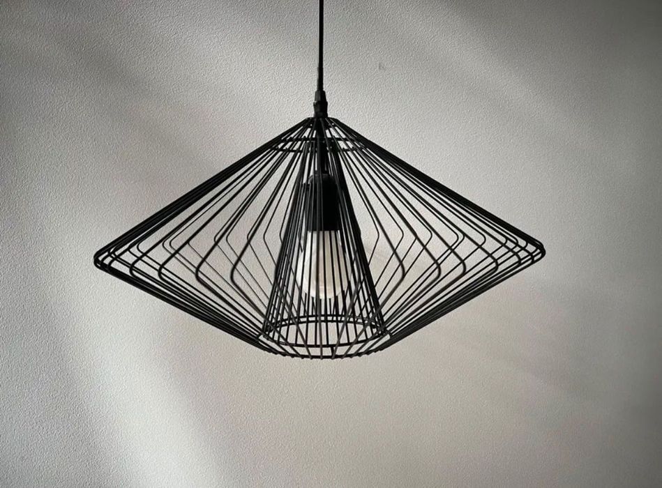 Czarna lampa wisząca loftowa