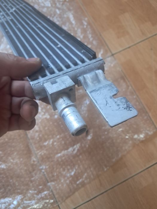 Chłodnica  oleju - BMW 2 / 3 / 4  ( G20 , G28 , G22 , G23, G26 , G42 ) - 2024- VAT23
